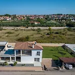 Hugo Villa Vodnjan